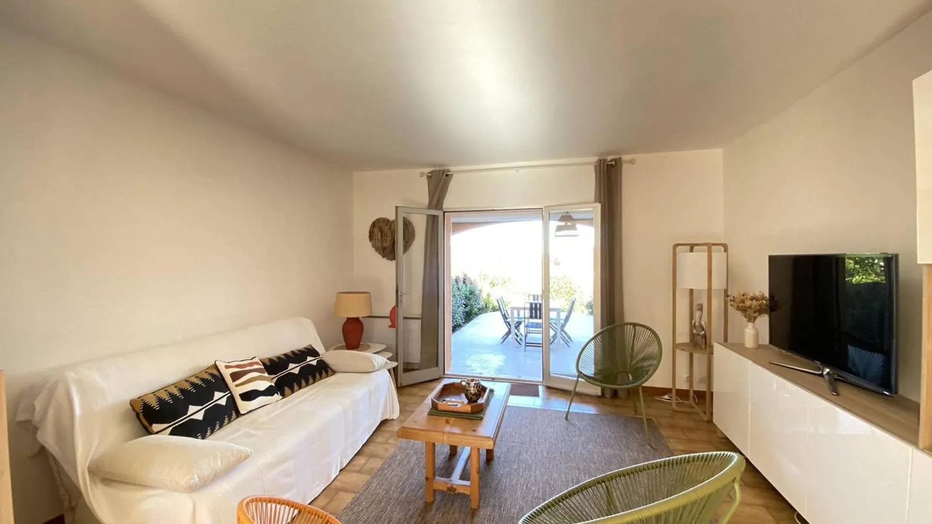 Mazet Renove Avec Piscine, Tennis, 2 Terrasses A Cavalaire-Sur-Mer. - Fr-1-100-333 0*, Cavalaire-sur-Mer