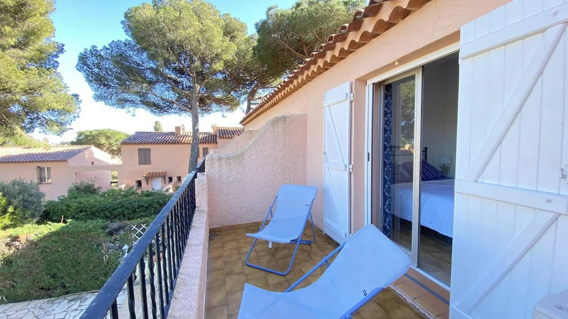 Mazet Renove Avec Piscine, Tennis, 2 Terrasses A Cavalaire-Sur-Mer. - Fr-1-100-333 Cavalaire-sur-Mer