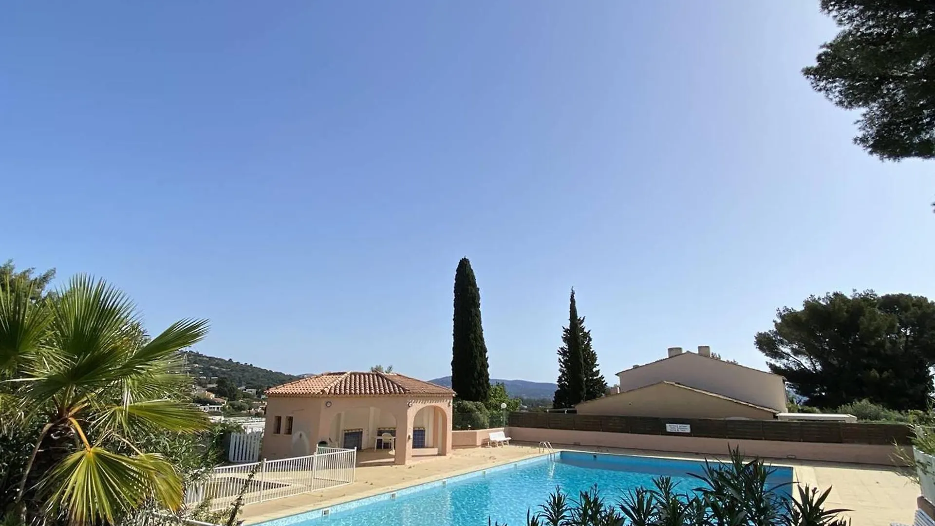 Mazet Renove Avec Piscine, Tennis, 2 Terrasses A Cavalaire-Sur-Mer. - Fr-1-100-333 Γαλλία